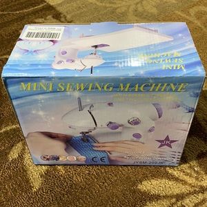 Mini sewing machine